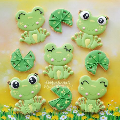 Froggy Cookies, Tiana Birthday Party, Frog Cookies, Chocolate Cookie Bars, Cookie Recipes Decorating, Iced Biscuits, Spring Cookies, Summer Cookies, Cookie Tutorials