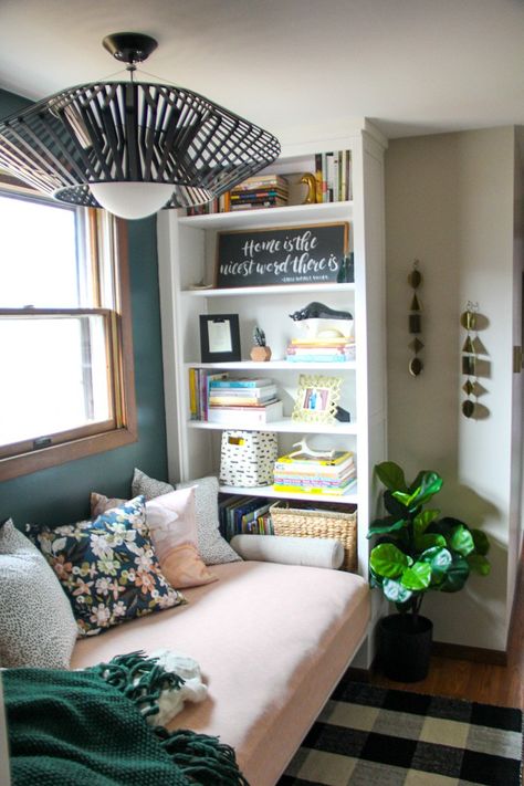 Ikea Hemnes Bookshelves for Built in Daybed- LOVE this soft and moody nook Small Space Room Ideas, Built In Daybed, Bed Inspo, Cozy Small Bedrooms, Diy Daybed, Ikea Billy Bookcase Hack, Ikea Bookshelves, Ikea Billy Bookcase, Small Bedrooms