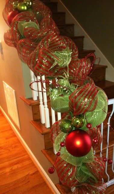 Mesh on the staircase! Decorating Staircase, Christmas Banister, Christmas Stairs, Christmas Staircase, Red And Green Christmas, Stair Case, Whimsical Christmas, Christmas Decorating Ideas, Ideas Pictures