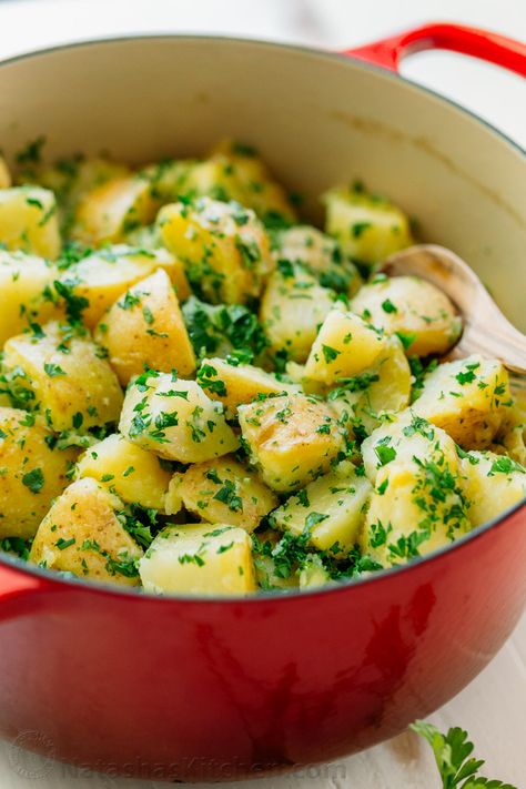 The BEST potatoes recipe is the simplest. Company potatoes always get compliments! The parsley and butter really bring out the flavor of yukon potatoes | natashaskitchen.com Company Potatoes, The Best Potatoes, Best Potatoes, Best Potato Recipes, Yukon Potatoes, Parsley Potatoes, Potato Sides, Potato Side Dishes, Potatoes Recipe