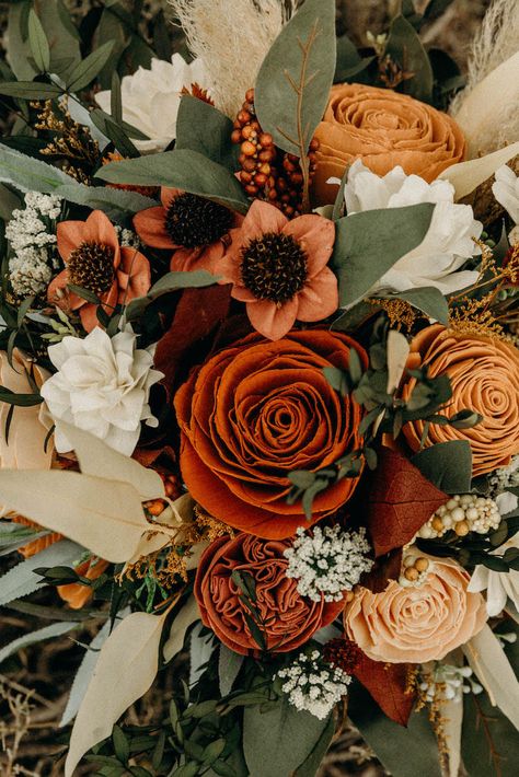 Wood flower wedding bouquets and decor Roses And Daisies, Wood Roses, Eucalyptus Bouquet, Fall Accents, Terra Cotta, Decor Bedroom, Types Of Wood, Decoration Ideas, Decorating Ideas