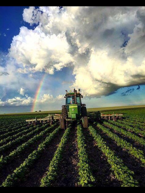 Rainbow Of Possibilities, Old John Deere Tractors, Modern Farming, Jd Tractors, Big Tractors, Daily Chores, Jordan B, Farming Equipment, Agriculture Farming