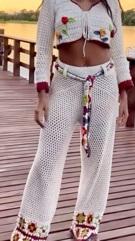 Crochet Beach Pants, Crochet Sets, Crocheted Dresses, Crochet Project Ideas, Crochet Pants, Crochet Set, Bead Loom Patterns, Crochet Dresses, Beach Pants