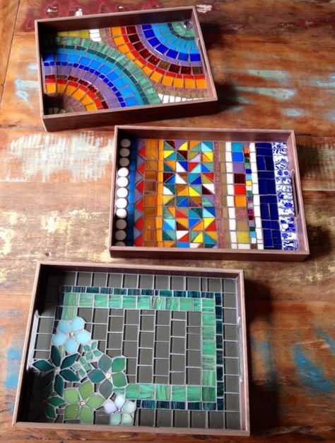 Mosaic Tray, Mosaic Stepping Stones, Mosaic Flower Pots, Mosaic Madness, Mosaic Art Projects, Mosaic Stained, Mosaic Tile Art, Mosaic Artwork, Mosaic Table