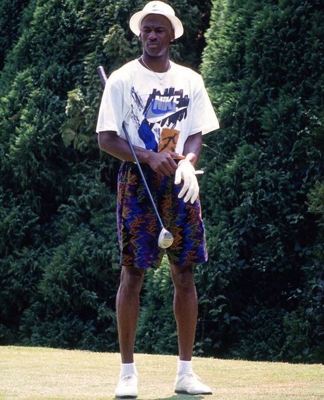 Michael Jordan Golf, Mens Golf Fashion, Jordan Golf, Michael Jordan Photos, Michael Jordan Pictures, Looks Hip Hop, Michael Jordan Basketball, Basketball Photography, Dennis Rodman