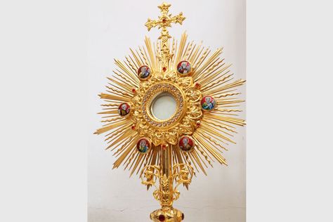 Catholic Communion, Holy Thursday, St Faustina, Eucharistic Adoration, Blessed Sacrament, Divine Mercy, Jesus Lives, White Accessories, Eucharist