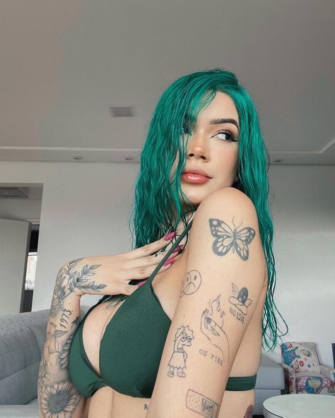 Lara Silva, Punk Girl, Insta Feed, Green Hair, Art Reference Poses, Polynesian Tattoo, Dreadlocks, Long Hair Styles, Tattoos