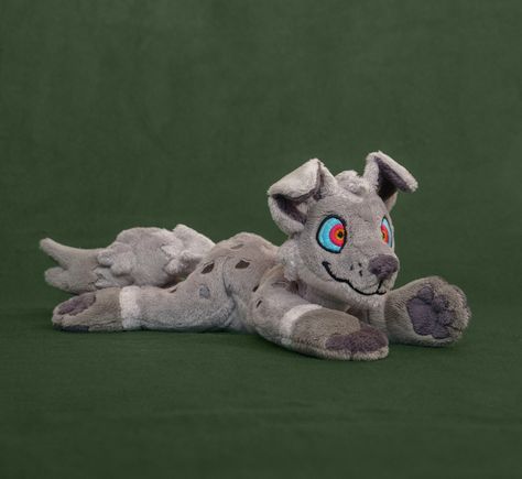 WispyChipmunk on X: "Beanie commission for @TheBowtieOne of their character Chromis! I love his eyes and how nicely they stand out against his grey color palette...also those ears! He was a fun character to work with. 🥰 https://t.co/kUCBPKLZAW" / X Beanie Plush Pattern, Dog Plush Pattern, Fursuit Props, Fursuit Tutorial, Plushie Patterns, Sewing Stuffed Animals, Grey Color Palette, Puppet Show, Kawaii Plushies