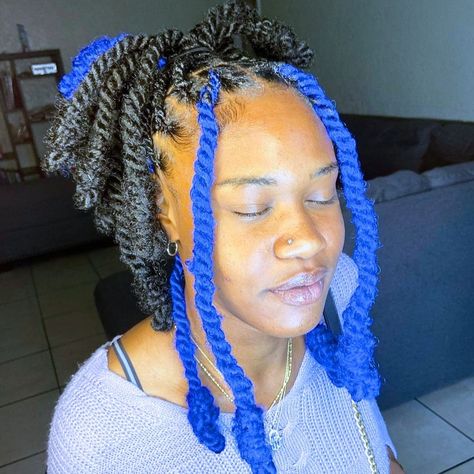 50 Invisible Locs Hairstyles: How-To, Hair Used and Hair Care Tips - Coils and Glory Blue Invisible Locs, Invisible Locs Hairstyles, Invisible Locs, Marley Hair, Blue Highlights, New Hairstyle, Hair Trend, High Ponytails, Locs Hairstyles