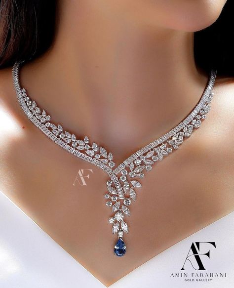 Diamond Necklace Set Unique, Fancy Diamond Necklace, Unique Choker, Sangeet Outfit, Indian Wedding Jewelry Sets, Money Fashion, Diamond Jewelry Set, Bridal Jewelry Vintage, Fancy Jewelry Necklace