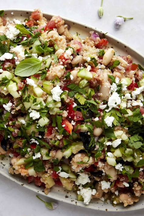 Make this easy quinoa cannellini bean salad recipe with simple ingredients for a vegetarian dish that’s ready in minutes! Quinoa Cannellini Bean Salad Food Dolls, Quinoa Cannellini Bean Salad, Quinoa And Beans Recipes, Baked Salads, Food Dolls Recipes, Lima Bean Salad, Egyptian Dishes, White Bean Salad Recipes, Quinoa Salads