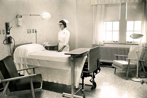 1970s Room, Operating Theatre, Recovery Room, Old Hospital, Psychiatric Hospital, Hospital Photos, Hospital Room, Hospital Bed, Vintage Medical