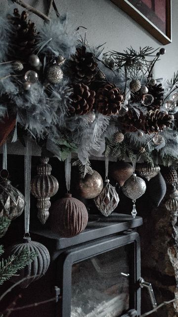 Dark Woodland Christmas, Witch Christmas Aesthetic, Witchmas Decorations, Dark Cottagecore Christmas, Dark And Moody Christmas Decor, Witchy Christmas Decor Diy, Gothmas Aesthetic, Dark Christmas Background, Krampus Christmas Decor