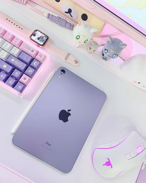 Ipad Air Purple, Ipad Mini Purple, Ipad Purple, Ipad Features, Apple Macintosh, Apple Air, Ipad Mini 6, Apple Accessories, Desk Setup