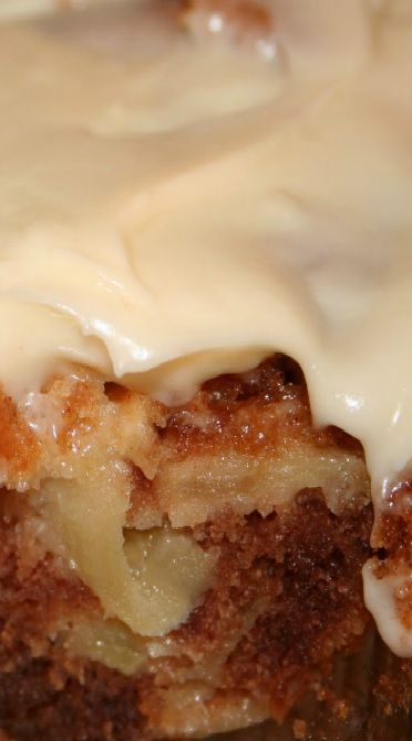 German Apple Cake. This is delicious, I have made it a few times. Not sure if it is the same recipe or not but I am sure it is just as good. Apple Kuchen Recipe German, Fast Deserts, Tornado Cake, Sweetie Cake, Zucchini Cookies, German Apple Cake, Comfort Desserts, Dessert Aux Fruits, Apple Cake Recipes