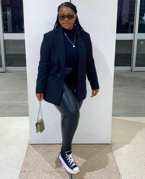 Fashion For Black Women, Formal Suits For Women, Curvy Fashionista, Poses For Photos, Formal Suits, All Black Outfit, Curvy Outfits, Cute Poses, Cute Fits