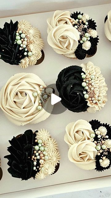 Bouqcake Blossoms on Instagram: "Love a black and gold set, what do you think? 😍 🩷  #cupcakesofinstagram #cupcakedecorating #cupcakeinspiration #buttercreamflowers #reelsinstagram #pipingflowers #mothersdaycupcakes #buttercreamroses #bakingvideo #blackandgoldcupcakes #blackandgold #cupcakestyling #cupcaketrends #cupcakegoals  #instabake #brisbanecakeartist #rosettecake #floralcupcakes #cakereel #buttercreamrosettes #rosettecupcakes #pipingtechniques #blackandgoldcake #buttercreamflowertutorial #bakingcheerleaders #cupcakestyles #cupcakeart #brisbanecupcakes #cupcakevideos #floralpiping" Black White Cupcakes, Black And Gold Wedding Cupcakes, Black Icing Cupcakes, Black Rose Cupcakes, Black Cupcakes Birthday, Black And Gold Dessert Table Ideas, Black And Gold Cupcakes, Gold Flower Cupcakes, White Gold Black Cupcakes