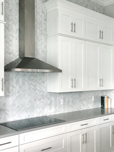 Carrara Tile Backsplash, Marble Tiles Kitchen, Carrara Marble Backsplash, Marble Mosaic Backsplash, Chevron Backsplash, Tiles Kitchen Backsplash, Herringbone Tile Backsplash, Carrara Tiles, Paint Trends