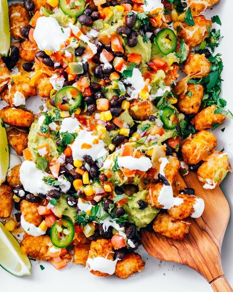 Totchos Tater Tots, Totchos Recipe, Tot Nachos, Tater Tot Nachos, Tater Tot Recipes, Vegan Nachos Cheese, A Couple Cooks, Vegan Nachos, Best Party Food