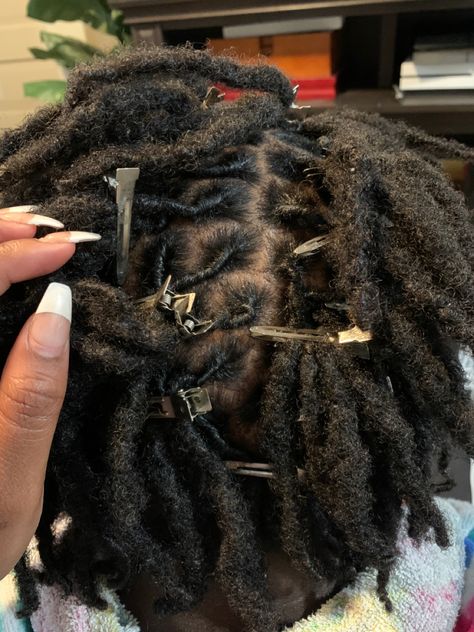 Caring For Locs, How To Wash Locs, Loc Maintenance, Taking Care Of Locs, Daily Loc Maintenance, Mens Braids Hairstyles, Mens Braids, Natural Hair Journey, Short Natural Hair Styles