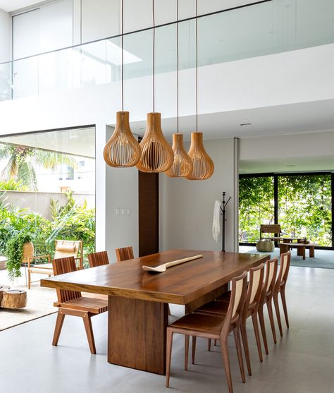 #diningroom #indooroutdoorliving #biophilicdesign Tropical Dining Room, Dining Area Design, Tropical Interior Design, Dream Dining Room, Minimalist Dining Room, Dinning Room Design, Dining Design, Dining Room Light Fixtures, House Furniture Design