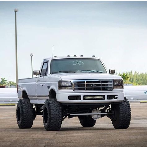 Clean obs!  Who's the owner? Truck Upgrades, Ford Obs, Obs Ford, Big Ford Trucks, Obs Truck, Truck Girl, Trucks Lifted Diesel, Trucks Ford, Ford Powerstroke