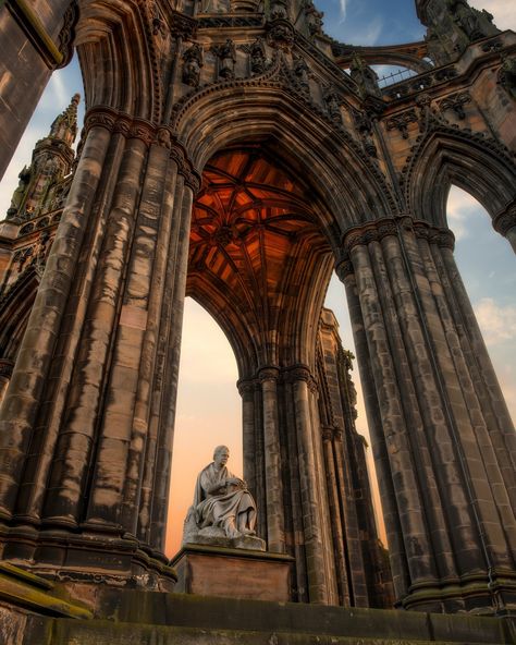 Scotland | The Scott Monument, Edinburgh 🌅 | Instagram The Scott Monument, Edinburgh Instagram, Victorian Street, Scott Monument, Gothic Architecture, Edinburgh, Monument, Scotland, Close Up