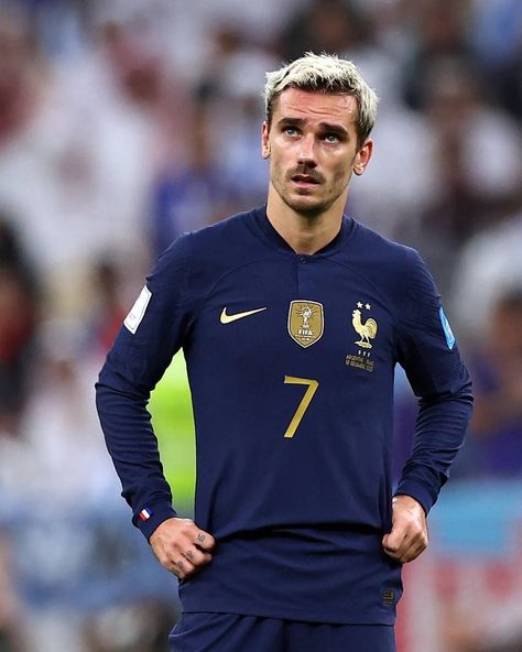 Griezmann France, Football Or Soccer, Team Goals, Association Football, Antoine Griezmann, كريستيانو رونالدو, Football Wallpaper, Smash Cake, Soccer Team