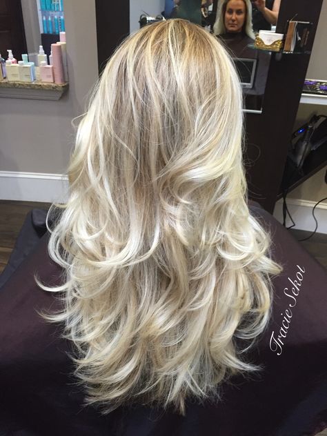 Blonde Balayage Layered Hair, Ice Blonde Hair Balayage, Blonde Balayage Layers, Blonde Haircuts Long, Layered Blonde Haircut, Blonde Balayage With Layers, Blonde Long Hair With Layers, Ice Blonde Balayage, Layered Blonde Hair