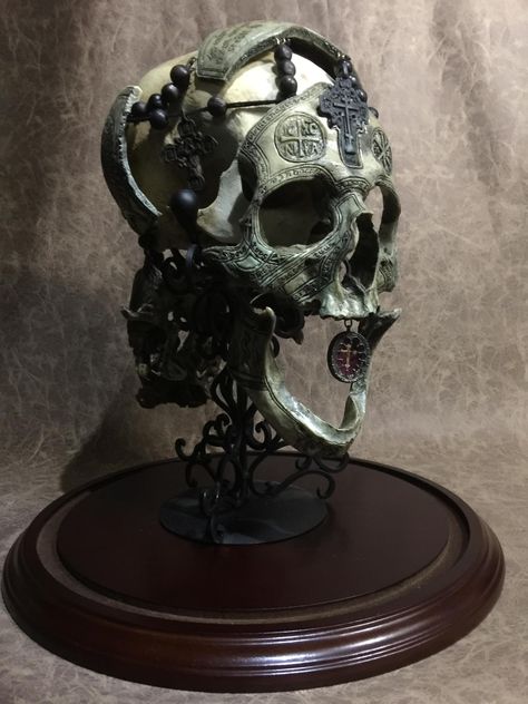 The War Chaplain Real Human Skull Carved by Zane Wylie Real Human Skull, Skull Helmet, Skull Reference, Eldritch Horror, Skull Mask, Bone Crafts, Human Skull, Skull Carving, Wow Art