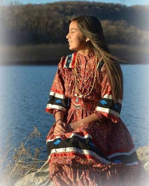 Traditional Cherokee Tear Dress, Cherokee Tear Dress, Cherokee Symbols, Indian Pics, Tear Dress, Native American Dress, Native American Woman, Cherokee Dress, Cherokee Indian