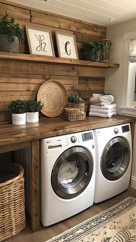 Farm Laundry Room Ideas, Stained Cabinets Laundry Room, Rustic Utility Room Ideas, Laundry Room With White Cabinets, Country Laundry Room Ideas, Western Laundry Room, Cabin Laundry Room, Rustic Laundry Room Ideas, Small Laundry Area