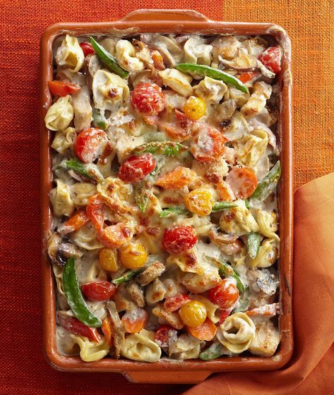 Tortellini-Vegetable Bake Vegetable Bake, Resep Pasta, Vegetable Casserole Recipes, Garden Vegetable, Vegetable Casserole, Baked Vegetables, Think Food, Chicken Recipes Casserole, Casserole Dish