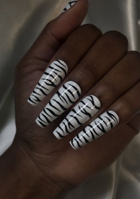 Zebra Nails | Black Nails | White Nails | Animal Print Nails Zebra Nails Acrylic, Zebra Print Nails Designs, White Zebra Nails, Zebra Stripe Nails, Zig Zag Nails, Tiger Nail Art, Zebra Nail Designs, Zebra Nail Art, Crown Nails