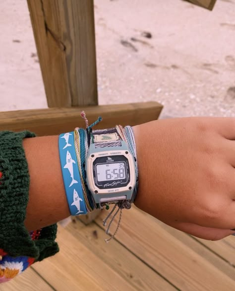 Freestyle Shark Watch, Shark Watch With Bracelets, Camp Wrist, Shark Watch Aesthetic, Diys For Summer, Surfer Style Outfits, Merliah Summers, Beach Girl Style, Prom Friends