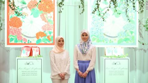 Vivy Yusof, Princess Sarah, Duck Scarves, Duck Collection, Ladies Head Scarf, Head Scarves, Fashion Project, Fashion Icons, How To Wear Scarves