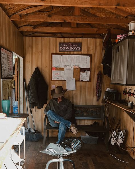 It was late August, returning to what will always feel like a second home #jh #jacksonhole #grandteton #wyoming #gtnp #yellowstone #mountains #ranchlife #summeroutwest Out West Aesthetic, Yellowstone Mountains, Yellowstone Vibes, Yellowstone Aesthetic, Ideal Workplace, Coastal Cowboy, Chestnut Springs, Country Vibes, Barn Interior