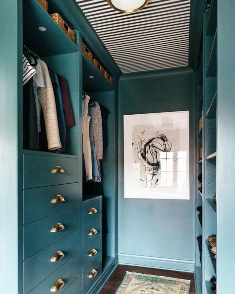 Farrow & Ball on Instagram: “Can you say dream closet? We'll take a wallpapered ceiling in #ClosetStripe any day (especially when paired with walls in #InchyraBlue).…” Bedroom Wallpaper Neutral, Wallpaper On Ceiling, Closet Ceiling, Wallpaper Closet, Wallpapered Ceiling, Closet Wallpaper, Dressing Room Closet, Staircase Storage, Wallpaper Ceiling