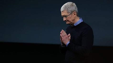 Apple spent money to publicly troll everyone elses privacy issues at CES Apple Stock, Tim Cook, Iphones For Sale, Business People, News Website, Business Insider, Steve Jobs, Emotional Intelligence, Spending Money