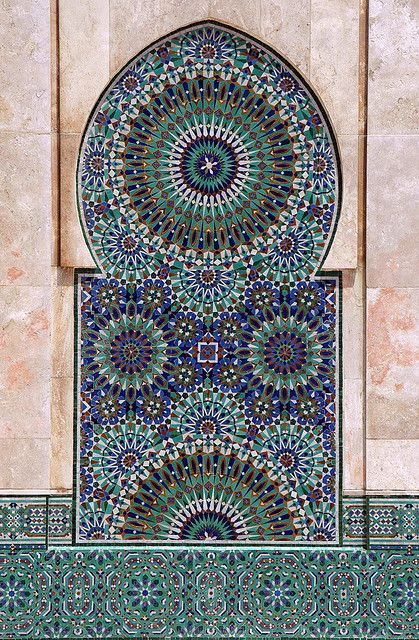 Mosque Hassan II, Casablanca Islamic Mosaic, Vintage Tegel, Islamic Tiles, Moroccan Inspiration, Islamic Patterns, Moroccan Mosaic, Beautiful Mosques, Vintage Tile, Islamic Design