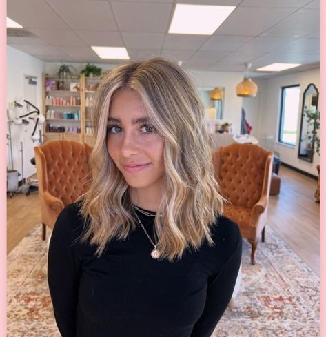 Blonde Hair Warm, Brown To Blonde Hair, Dirty Blonde Hair With Highlights, Utah Hair, Halle Sandberg, Hair Is Everything, Baylage Hair, Blonde Hair Goals, Light Brunette