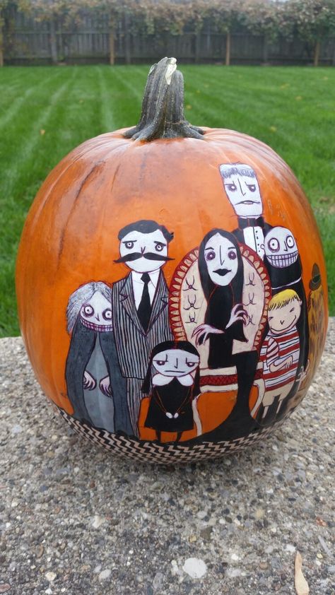 Adams Family Pumpkin Decorating, Adams Family Pumpkin Painting, Adams Family Pumpkin Carving, Addams Family Pumpkin Painting, Wednesday Addams Pumpkin Painting, Family Pumpkin Painting Ideas, Adams Family Decor, Addams Family Pumpkin Carving, Adams Family Pumpkin