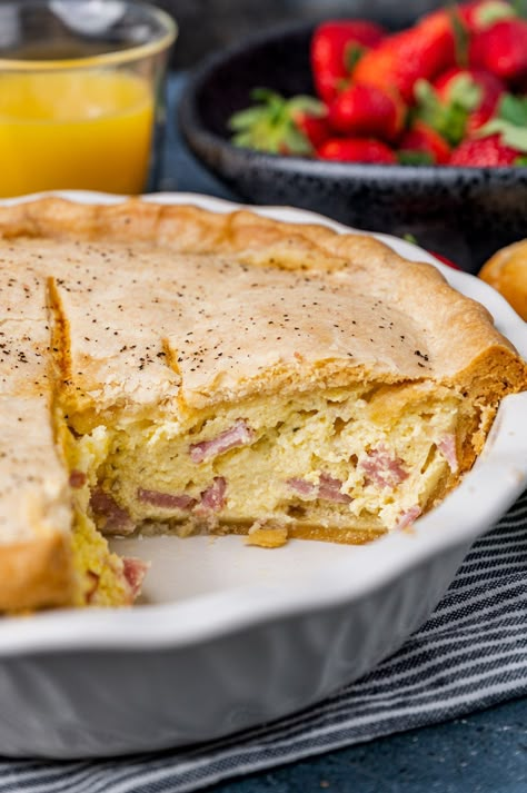 Easter Ham Pie Easter Ham Pie Recipe, Ham And Cheese Pie, Italian Easter Pie, Ham Pie, Italian Ham, Boiled Ham, Easter Pie, Easter Brunch Menu, Egg Pie