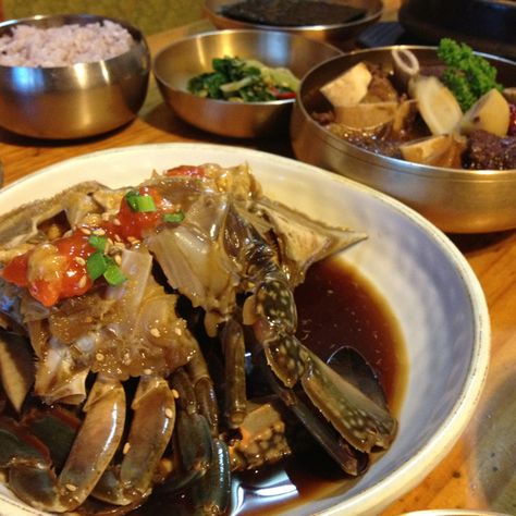 Fresh crab marinated in soy sauce. Soy Marinated Crab, Raw Marinated Crab, Crab Aesthetic, Marinated Crab, Korea Food, Food Time, Culinary Skills, Food Fresh, Korean Food