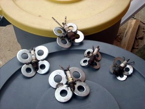 Mechanical Nuts And Bolts Art Ideas (30) Shielded Metal Arc Welding, Welding Crafts, Metal Objects, Welding Art Projects, Diy Welding, Metal Welding, Metal Yard Art, Welding Tools, Sculpture Metal