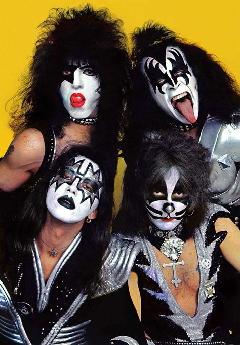 Kiss Group Costume, Kiss Costume Couple, Kiss Concert Makeup, Kiss Band Halloween Costumes, Kiss Costume Halloween, Kiss Halloween Makeup, Kiss Halloween Costume Women, Kiss Makeup Band, Kiss Makeup Look