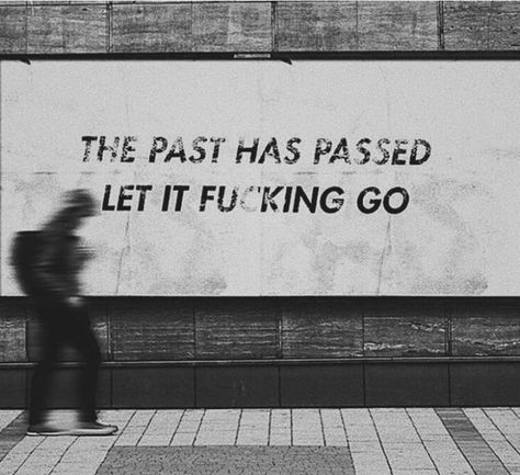 Quote about letting go of the past Rachel Brathen, Past Quotes, Toxic People, Yoga Girl, A Sign, Fitness Quotes, Real Quotes, Let Go, Beautiful Words