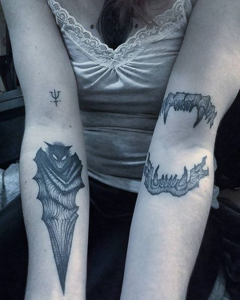 Beautiful Gothic Tattoos, Goth Stomach Tattoos For Women, Sally Stitches Tattoo, Goth Back Tattoo Women, Vampire Jaw Tattoo, Matching Gothic Tattoos, Vampire Inspired Tattoos, Goth Tatoos Ideas, Big Tattoo Pieces