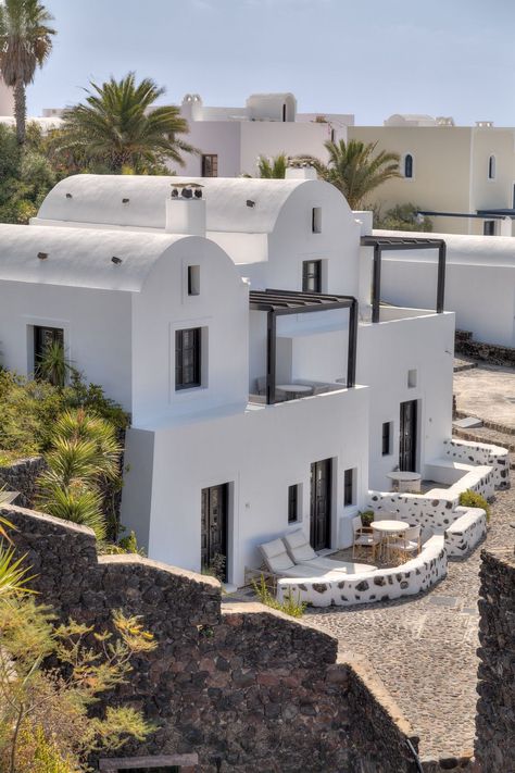 Santorini Architecture, Grecia Santorini, Greece Architecture, Santorini House, Revival Design, Hacienda Homes, Mediterranean Mansion, Mykonos Villas, Mediterranean Revival