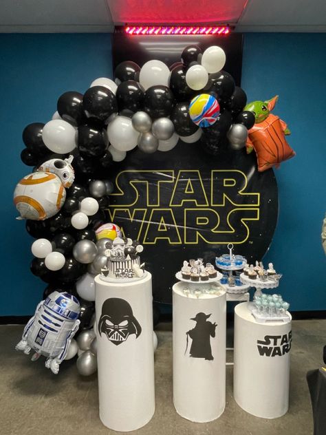 Disney Homecoming, Starwars Theme, Darth Vader Party, Star Wars Themed Birthday Party, Star Wars Theme Party, 13 Birthday, Star Wars 7, Star Wars Birthday Party, Star Wars Birthday